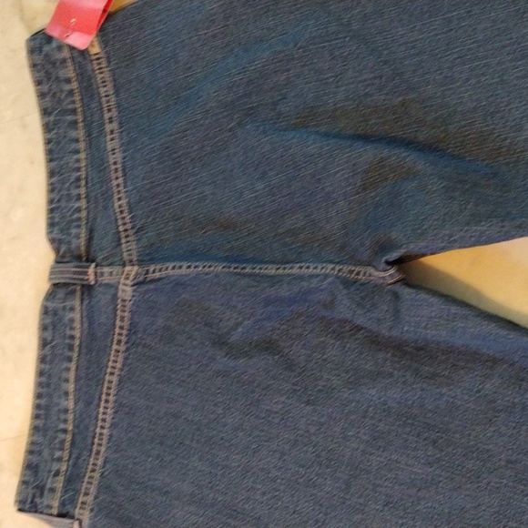 Levi's Strauss Signature stretch Capri jeans. - Picture 10 of 11